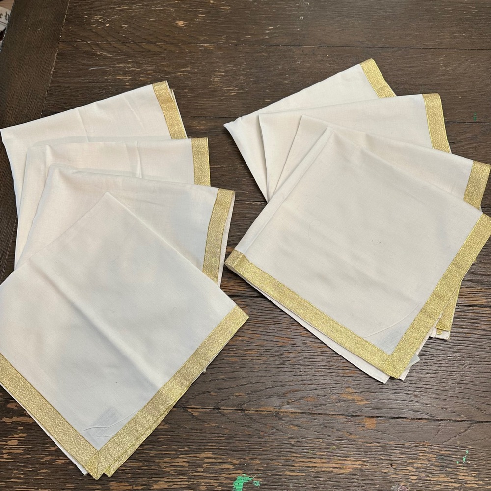 Pottery Barn 8 Piece 20 x 20 inch Napkins White w/ Gold Trims Cotton